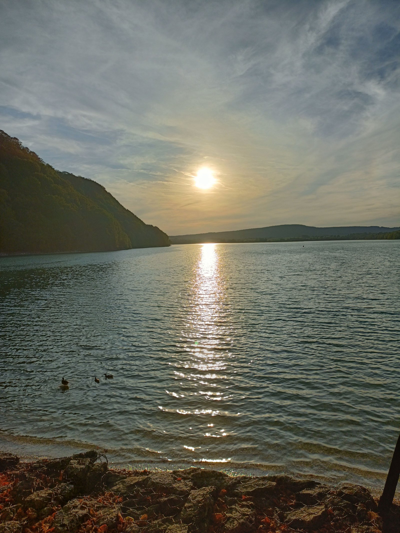 Coucher de soleil sur un lac