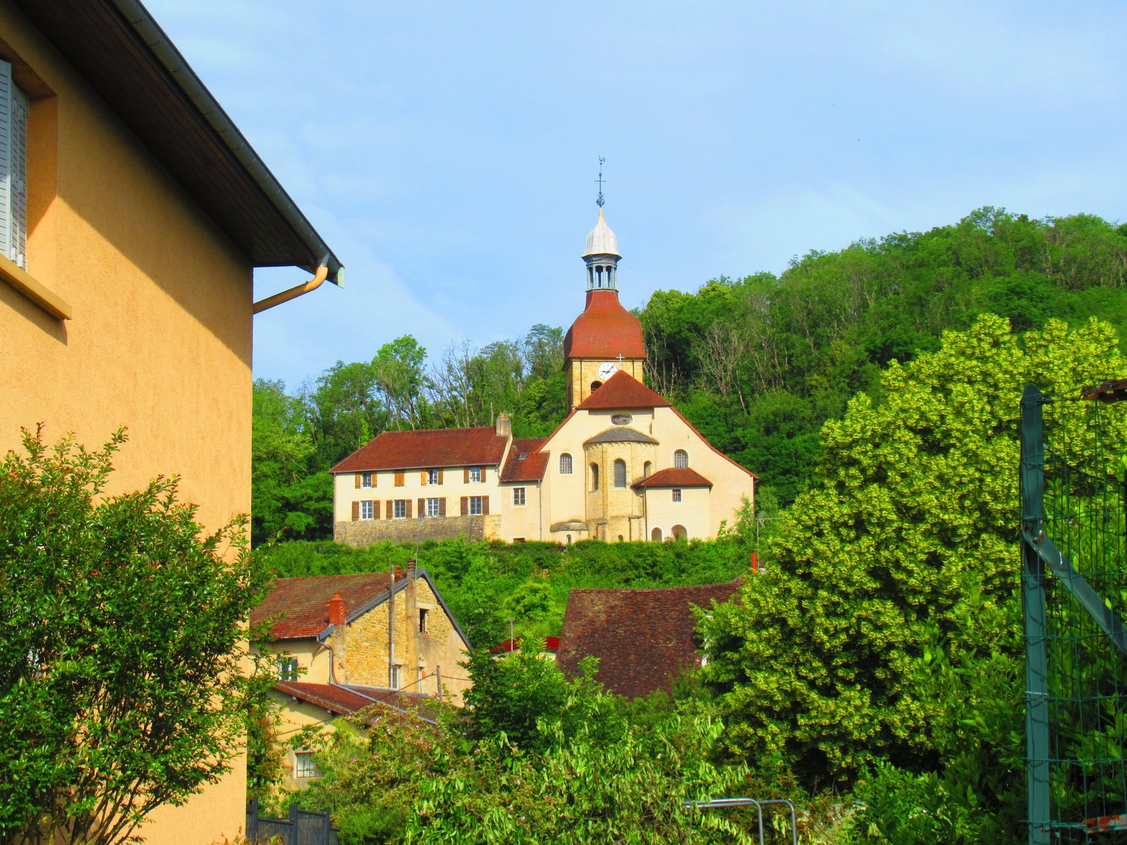Église de Saint-Lothain dans le jura, photo gratuite
