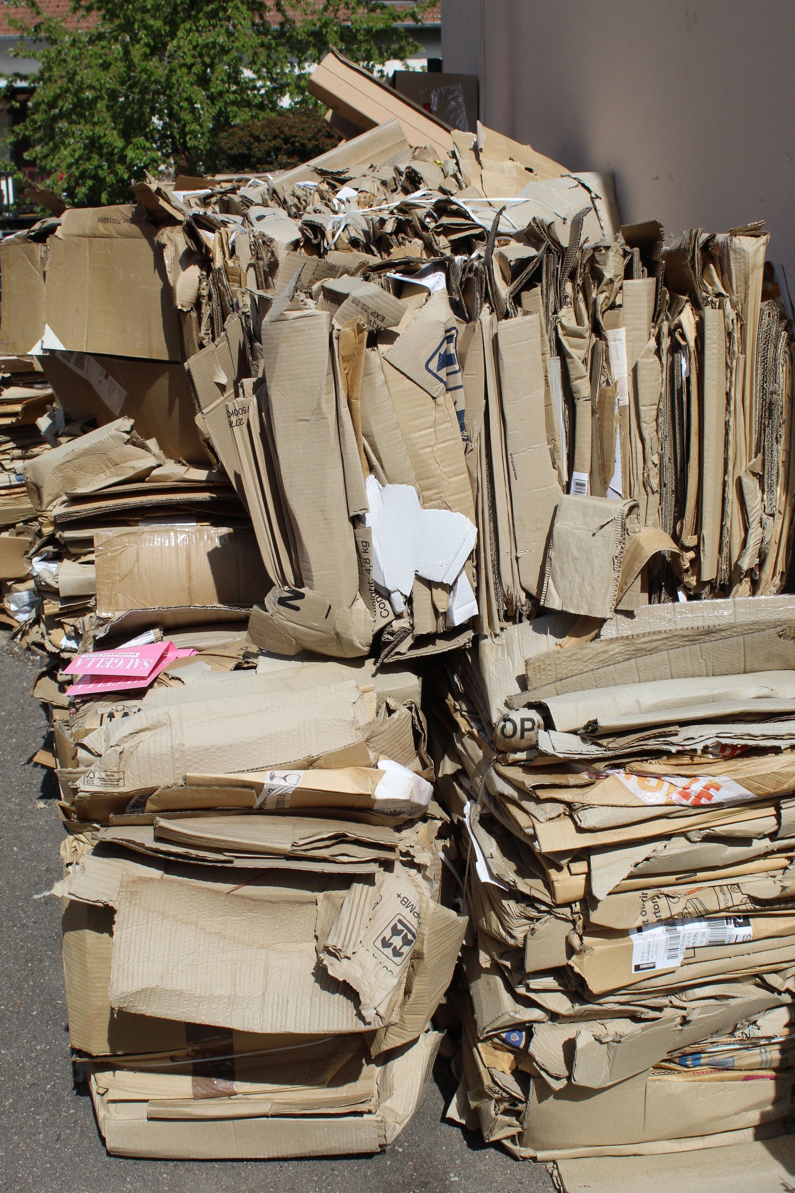 Tas de cartons, recyclage, photo gratuite