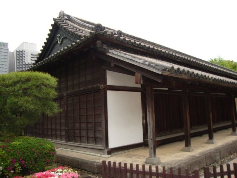 Une bâtisse traditionnelle japonaise en bois photo gratuite