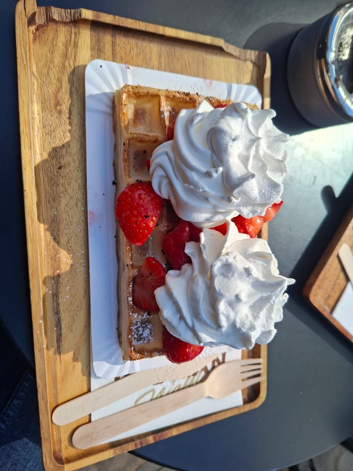 Gaufre belge garnie, photo gratuite