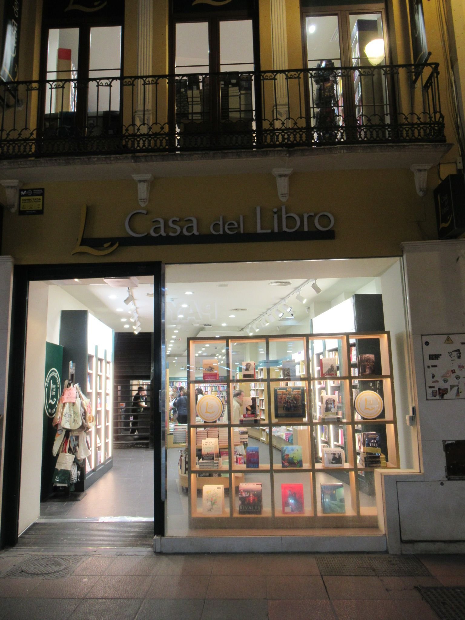 Un magasin de livre appelé Casa del Libro, photo gratuite