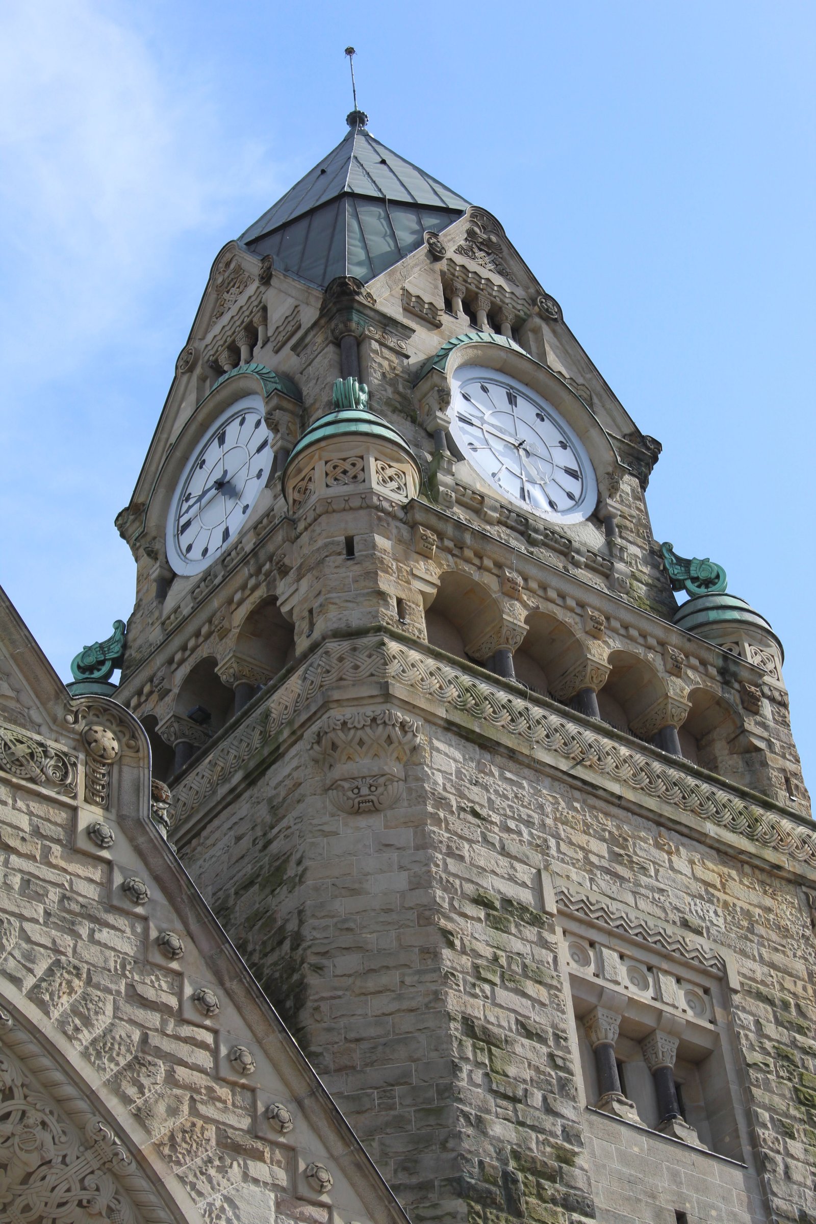Tour de l'horloge de la Gare de Metz-Ville en France, photo gratuite
