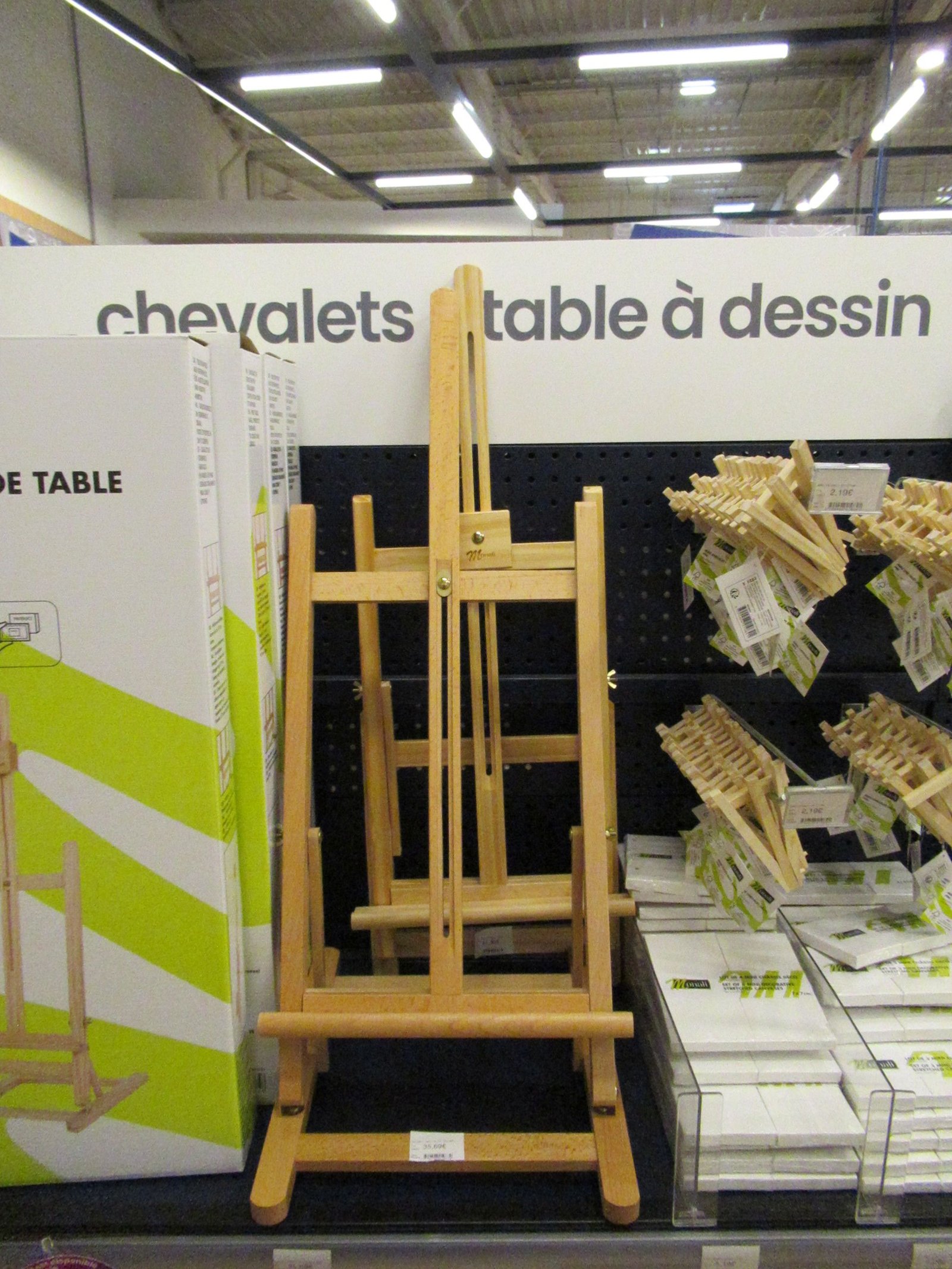 Chevalet table à dessin en magasin