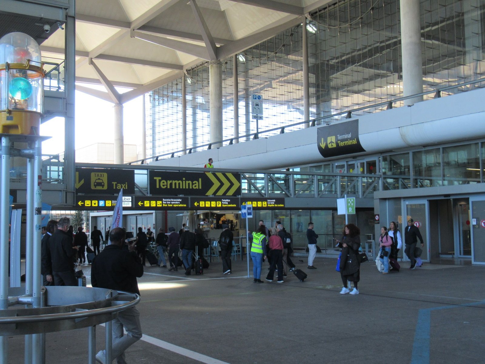 L'extérieur du terminal 3 (T3) de l'aéroport de Málaga-Costa del Sol, photo gratuite