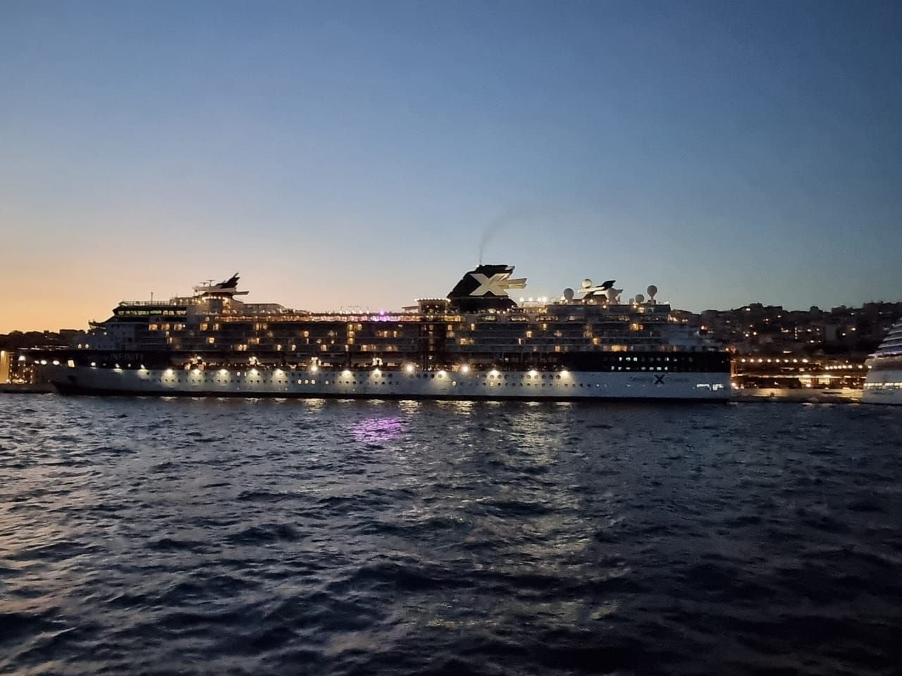 Celebrity Millennium vu de nuit