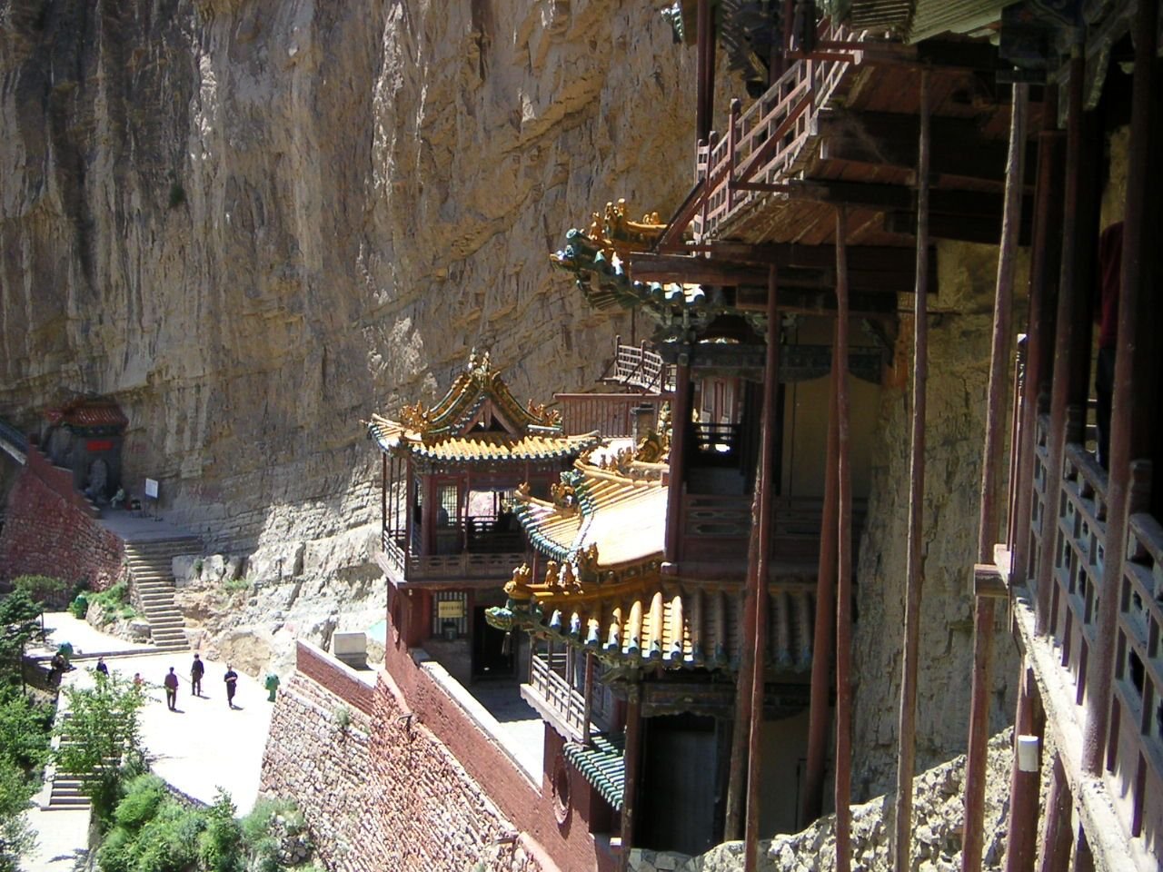 Bâtiments temple suspendu à flanc de montagne en chinois, Asie photo gratuite