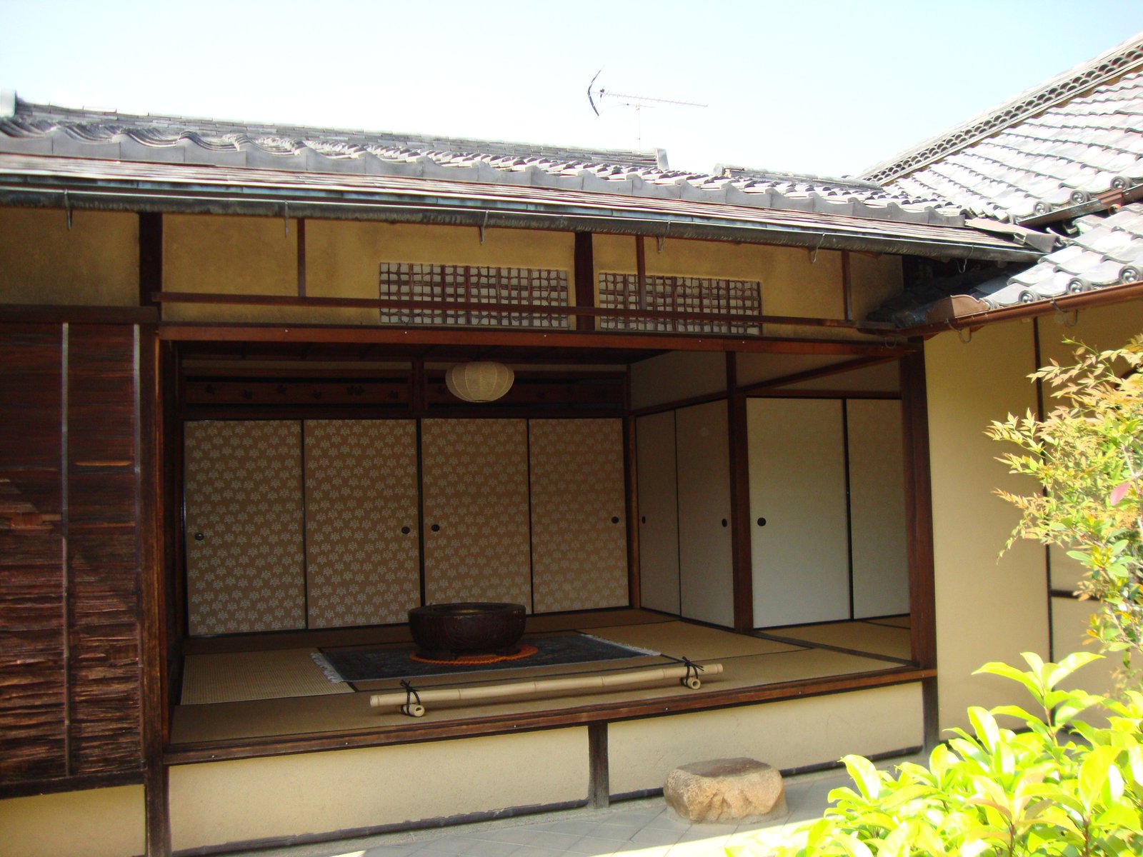 L'intérieur d'un bâtiment traditionnel japonais dans le temple du Daitoku-ji à Kyoto, photo gratuite