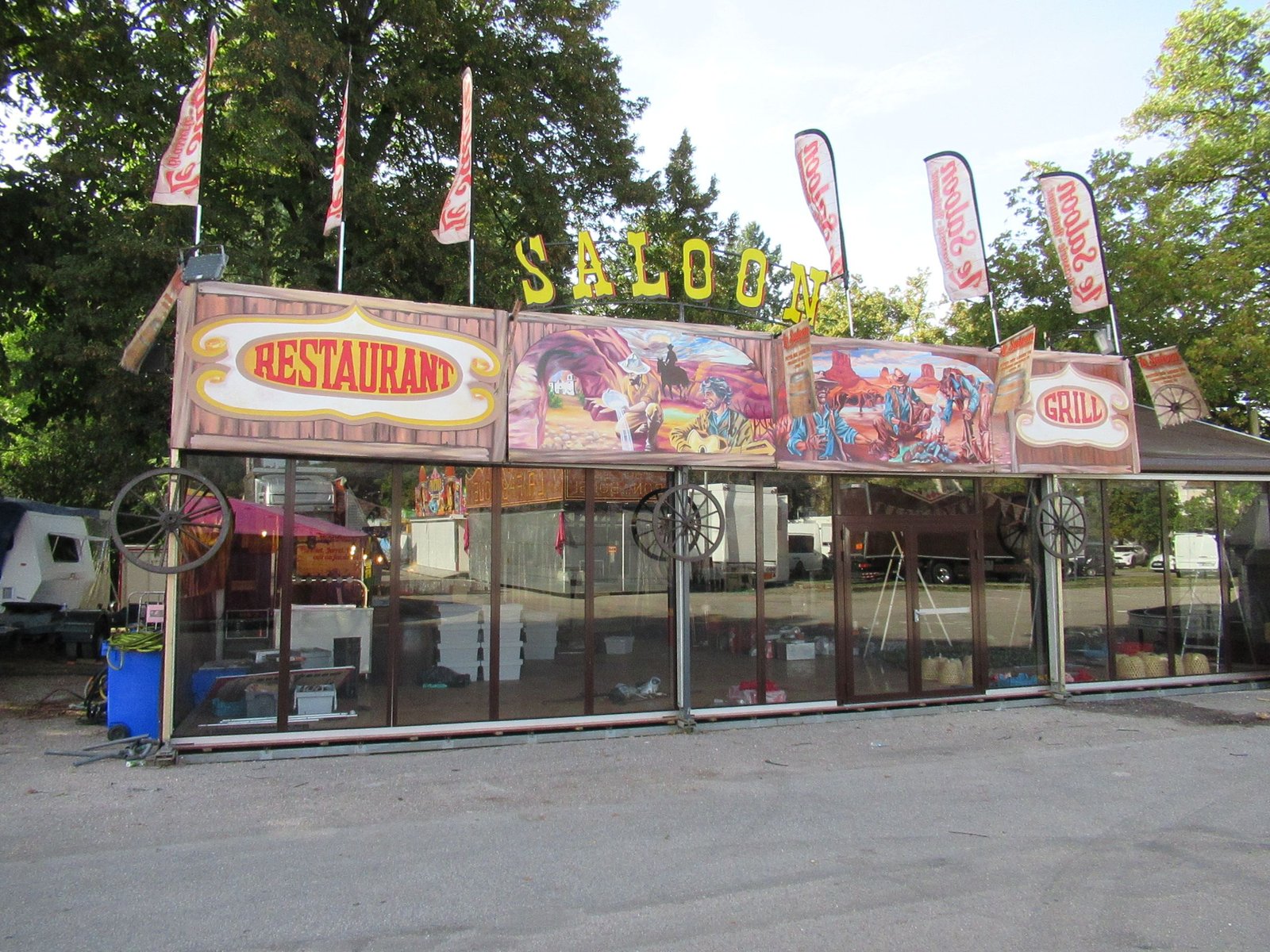 Restaurant grill Le Saloon dans une fête foraine
