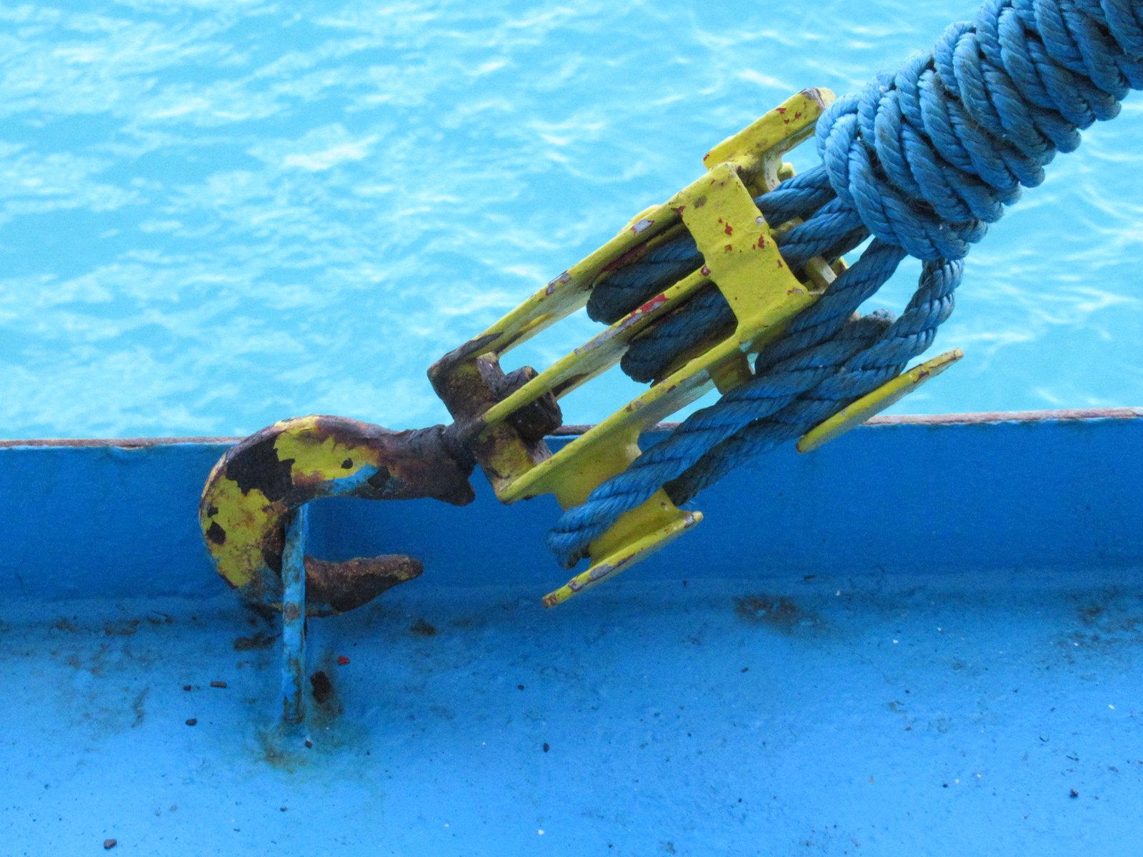 Corde à chanvre et crochet pour bateau