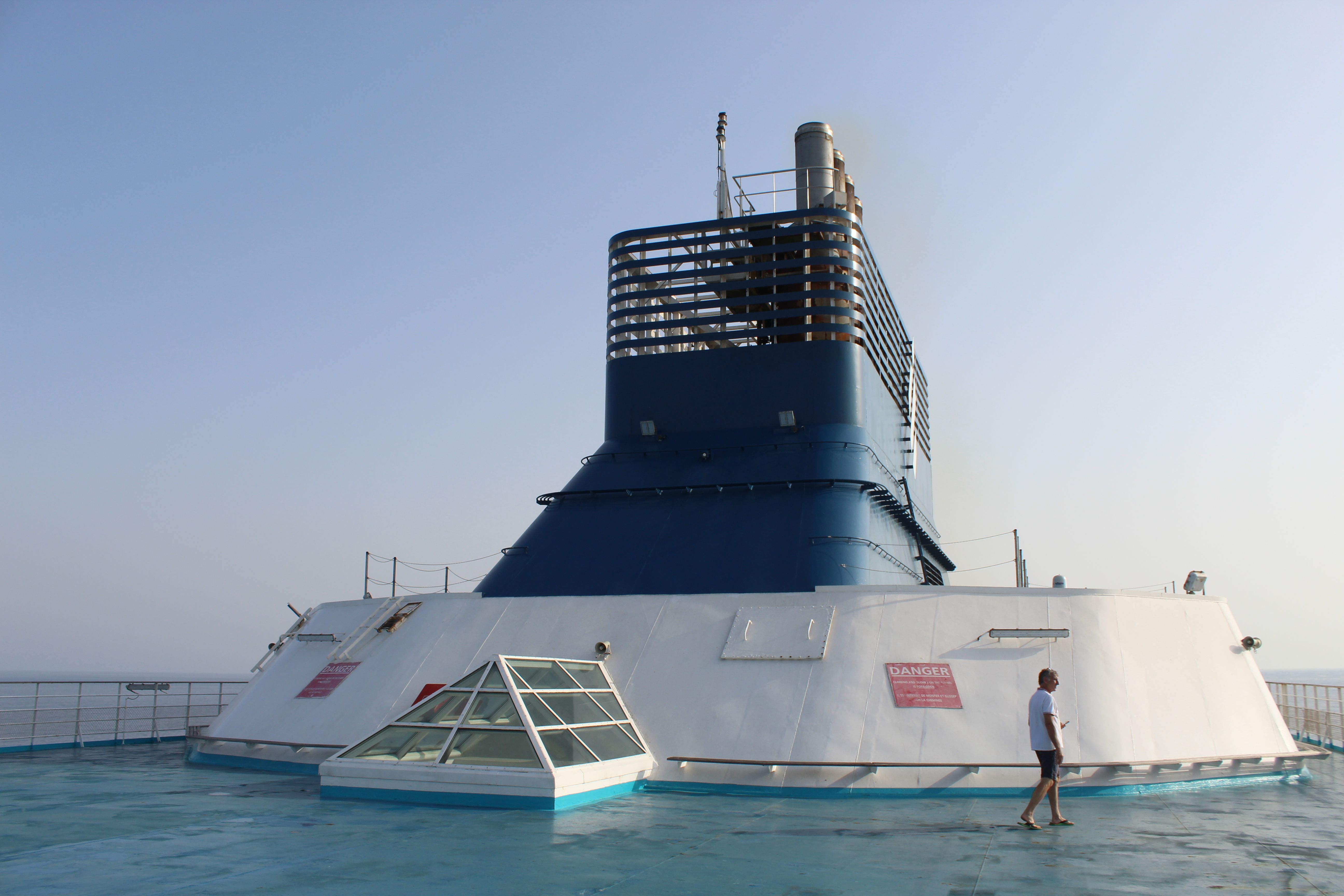 Chimney of a large ship, allowing the evacuation of exhaust gases, free photo