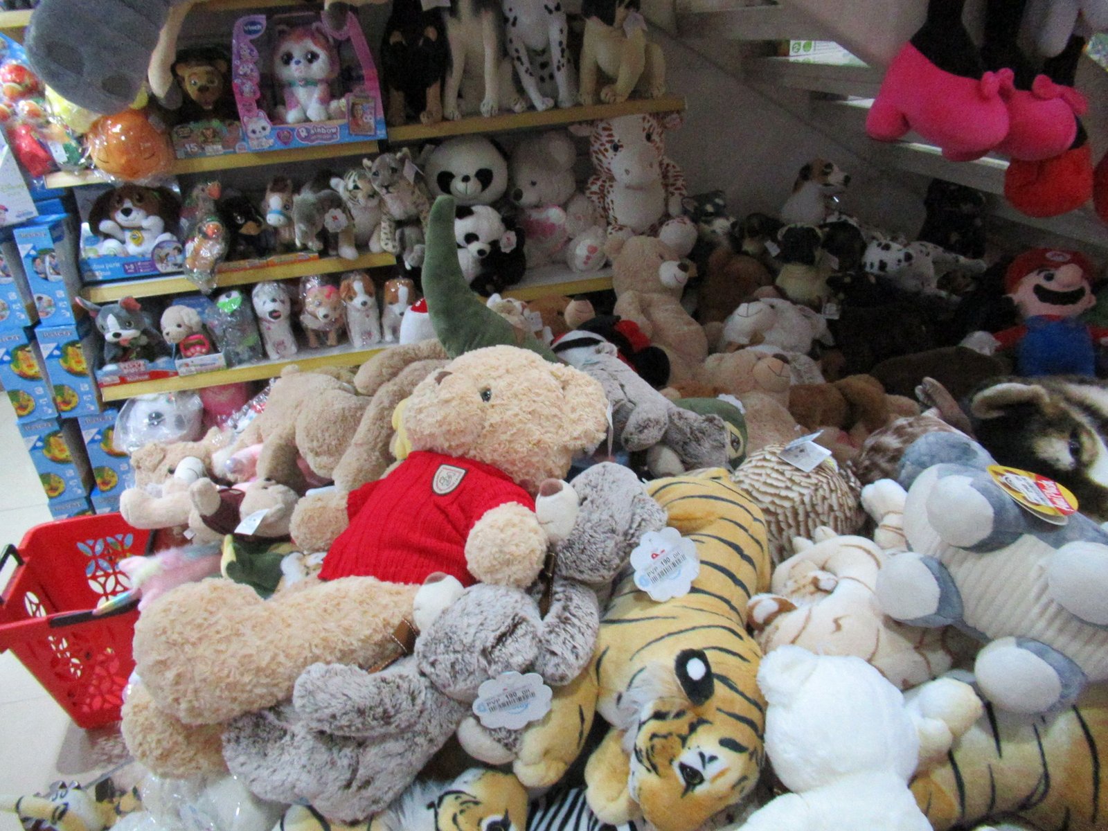 Peluches en vente dans un magasin