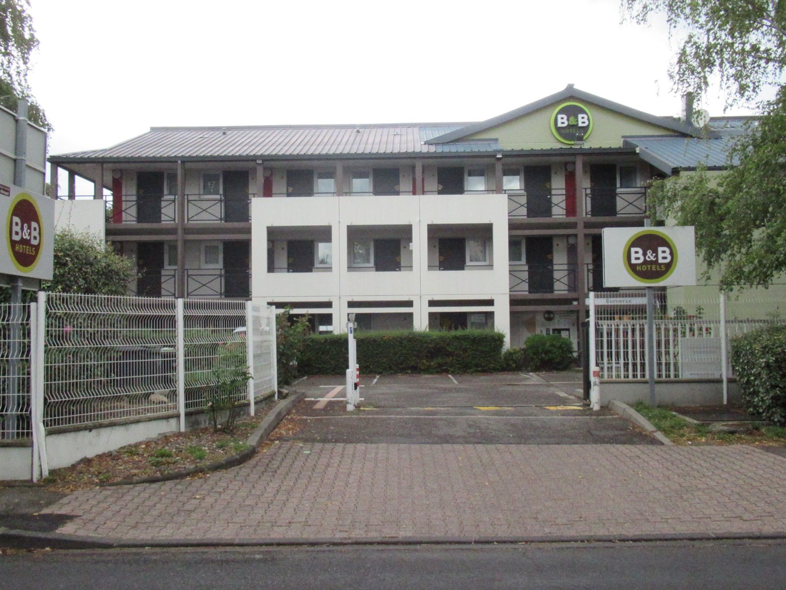B&B HOTELS Le Brézet Aéroport in Clermont-Ferrand in France