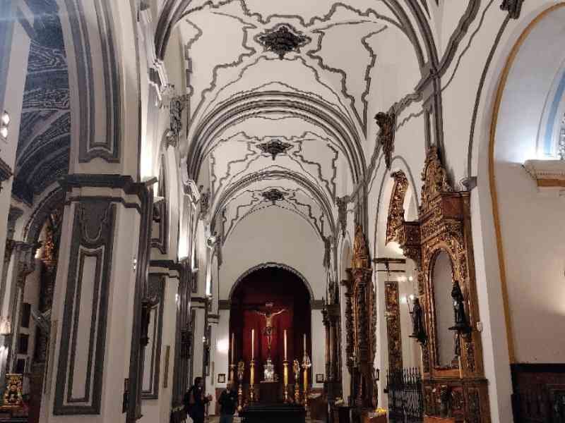 L'intérieur de l'église Saint-Jean-Baptiste à Malaga, en Espagne, photo gratuite