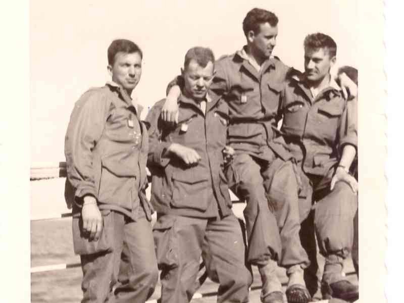 Soldats en Algérie 1959 photo ancienne gratuite en noir et blanc