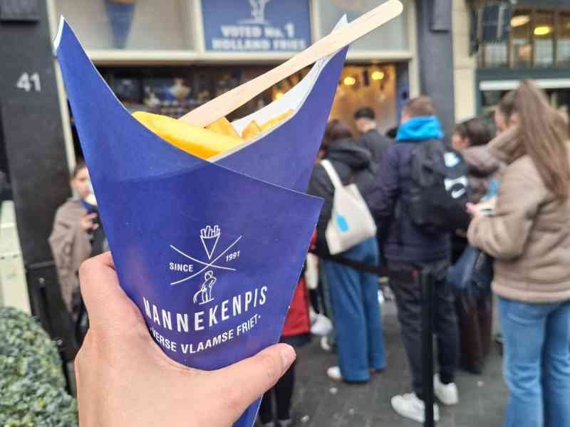Frites de chez Manneken Pis sur la place du Dam à Amsterdam aux Pays-Bas, photo gratuite