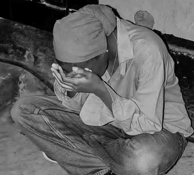 Silence intérieur d'une personne en pleine méditation photo gratuite