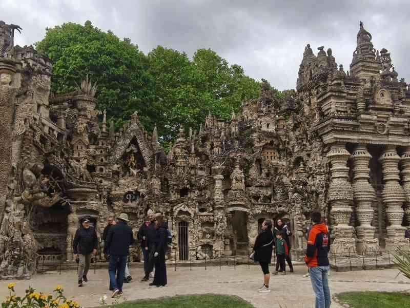 Palais Idéal du Facteur Cheval dans la Drôme, en France, photo gratuite