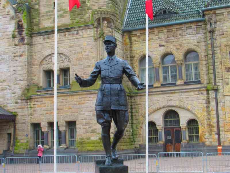 Statue du Général Charles de Gaulle à Metz photo gratuite
