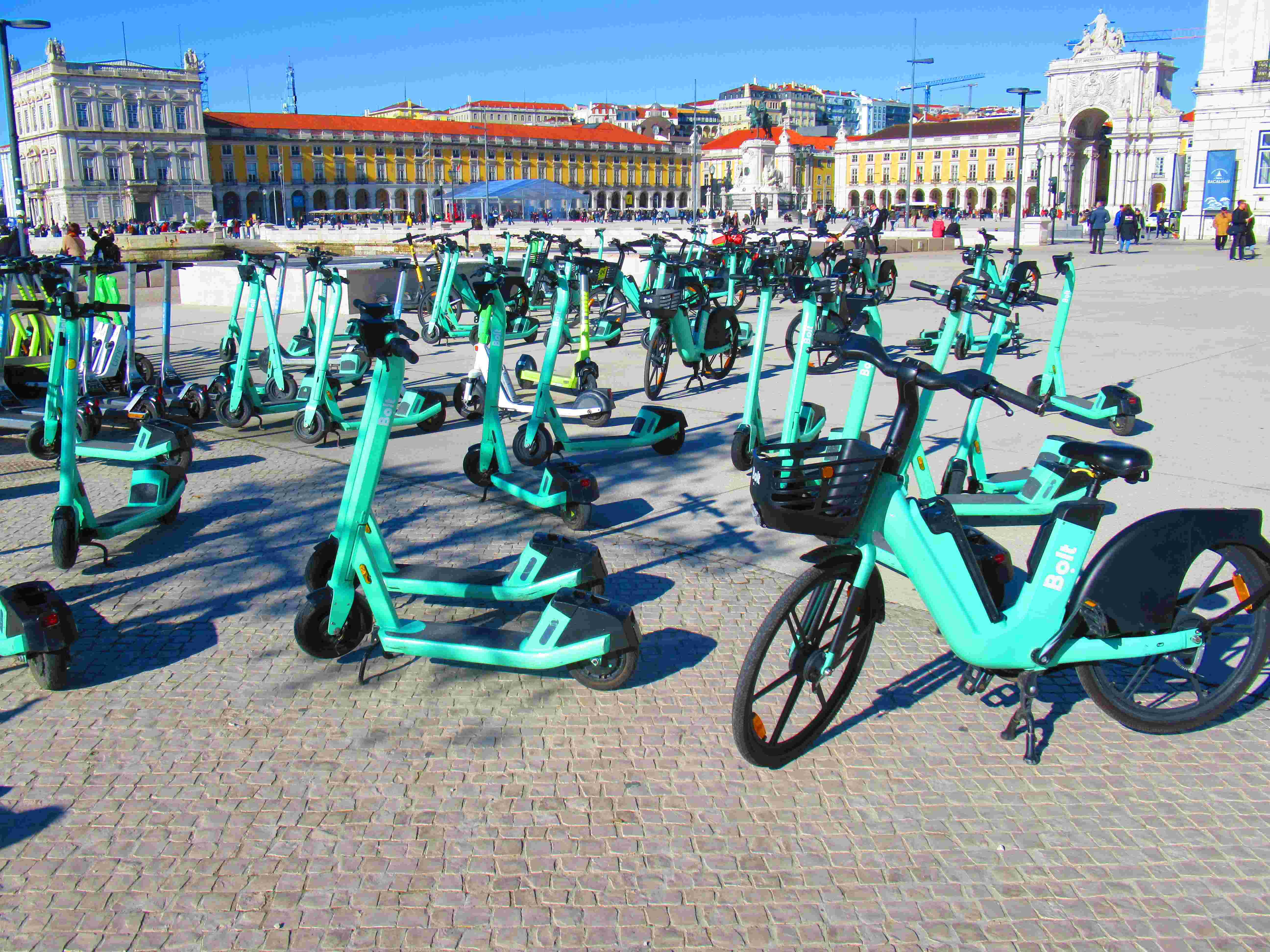 Trottinettes électriques, vélos, libre service, mobilité