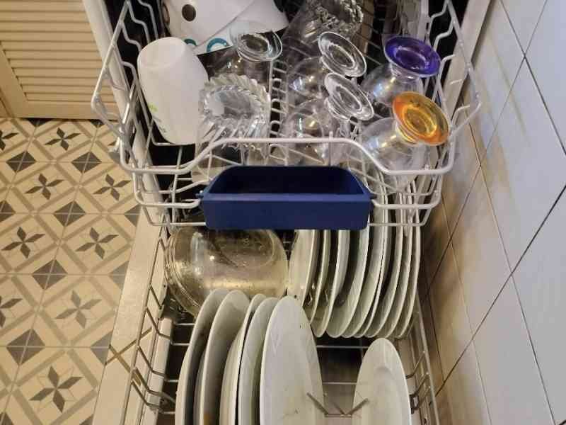 Lave-vaisselle dans une cuisine