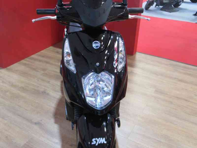Le scooter SYM une moto électrique photo gratuite