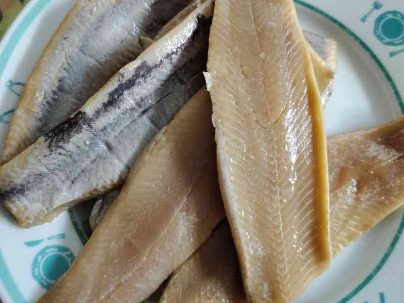 Filets de hareng fumés photo gratuite