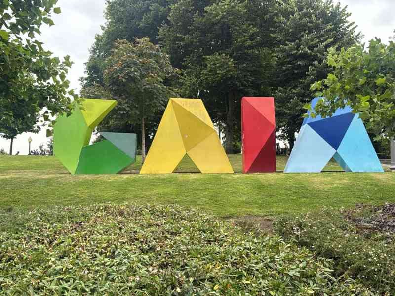 Letras de Gaia, une sculpture colorée, nom de la ville, Portugal, Porto, photo gratuite