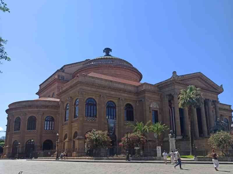 Teatro Massimo Vittorio Emanuele, un opéra situé à Palerme, en Sicile, photo gratuite