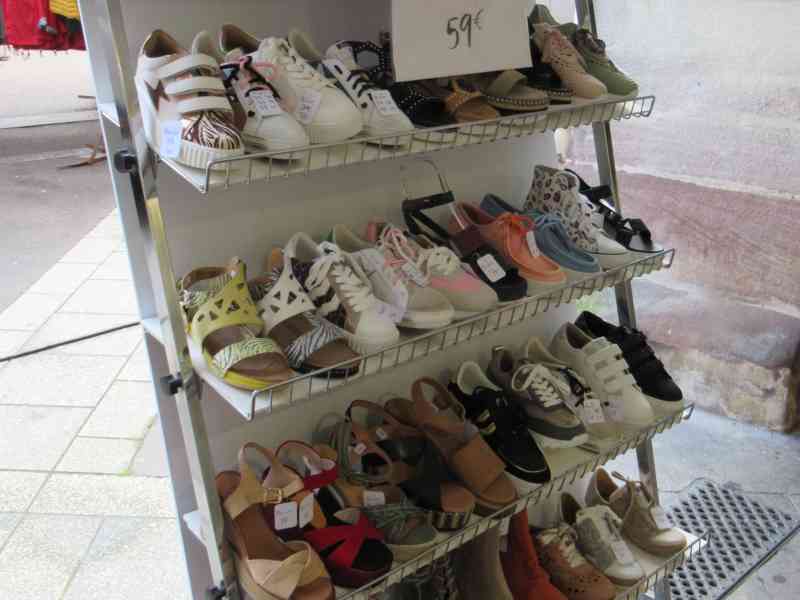 Présentoir à chaussures pour femme