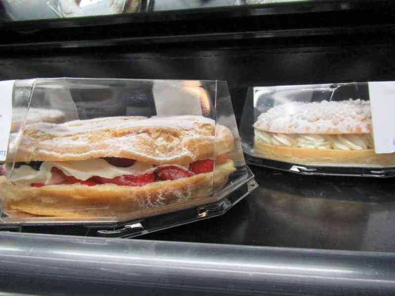Gâteaux éclairs aux fraises