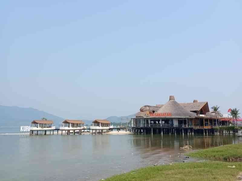 Restaurant de fruits de mer An Lagoon situé à Lang Co, au Vietnam, photo gratuite