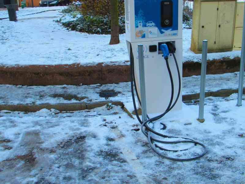 Une borne de recharge pour véhicules  photo gratuite