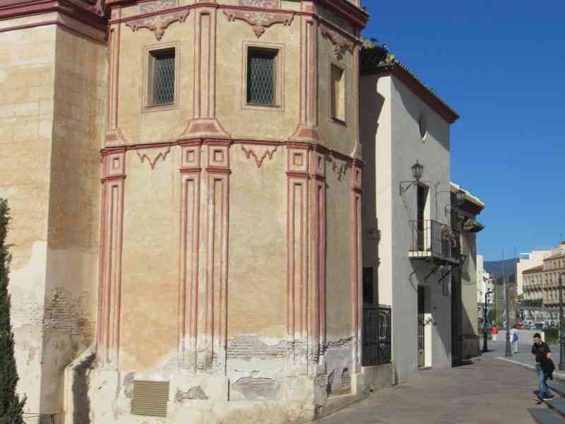 L'église de Saint-Domingue de Guzmán, un édifice religieux historique situé à Málaga, photo gratuite