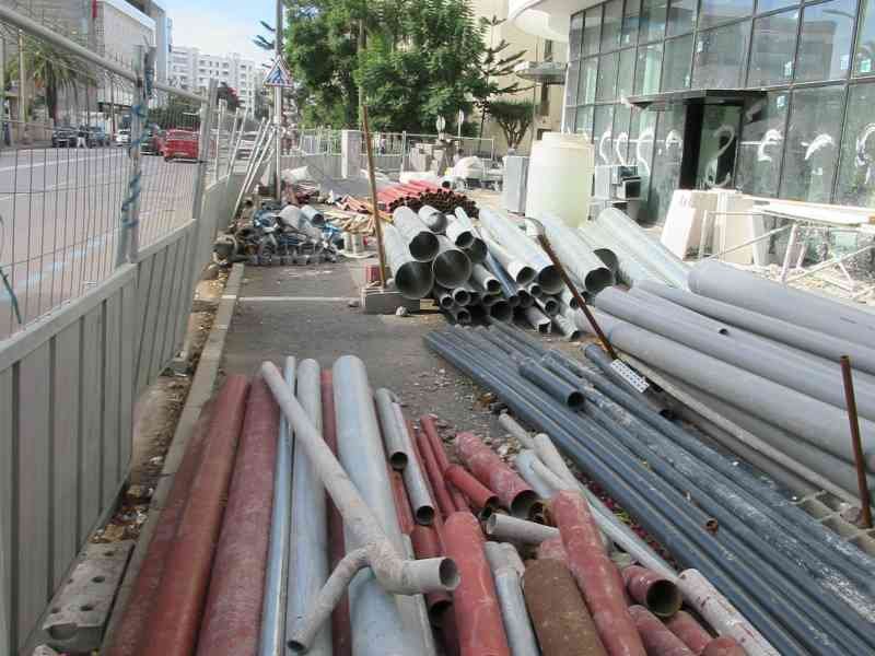 Lot de tuyaux pour canalisation génie civil et maçonnerie