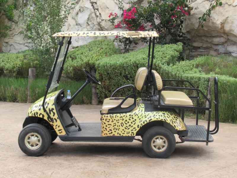 Voiturette du jardin zoologique de Rabat au Maroc