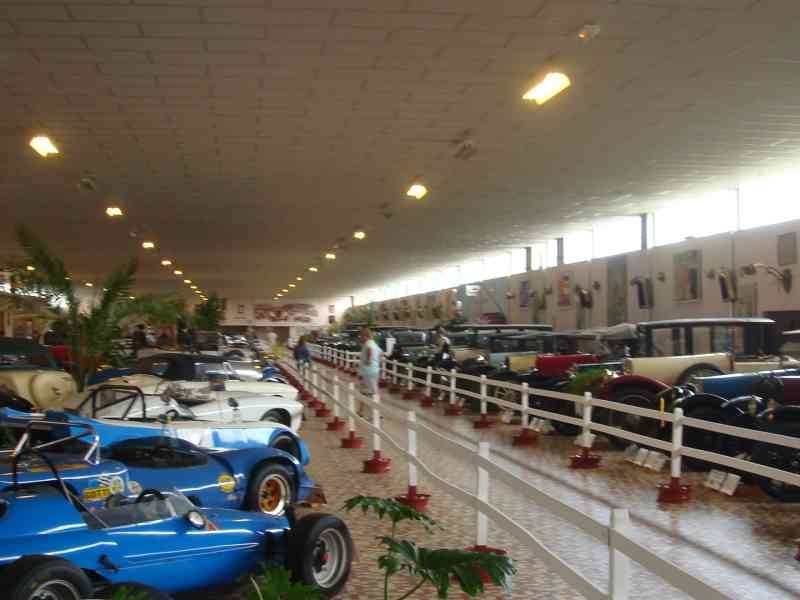 Galerie de voitures anciennes ou et automobiles classiques photo gratuite