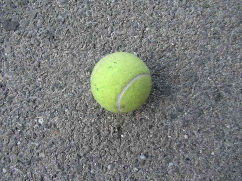 Balle de tennis sur terrain dur, accessoires de tennis