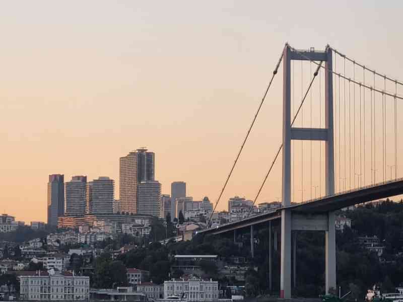 Pont des Martyrs du 15-Juillet à Istanbul en Turquie photo gratuite