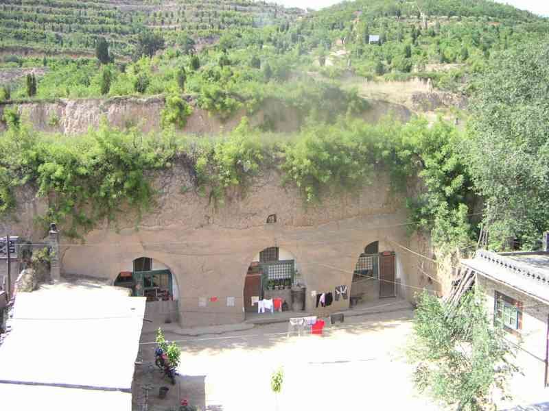 Maisons en bas d'une montagne, Chine, Asie photo gratuite