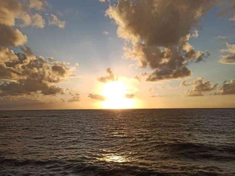 Le coucher de soleil sur l'océan, photo gratuite