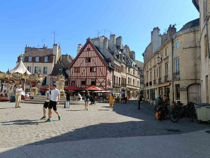 Place François Rude à Dijon en France