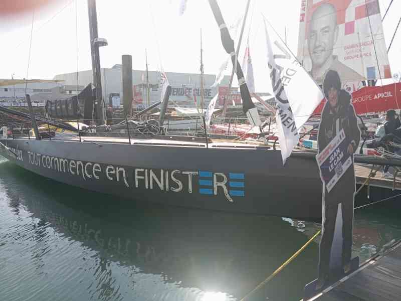 Bateau de Jean Le Cam TOUT COMMENCE EN FINISTERE au Vendée Globe 2024 photo gratuite