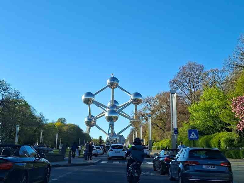 Atomium, un monument emblématique situé à Bruxelles, en Belgique, photo gratuite
