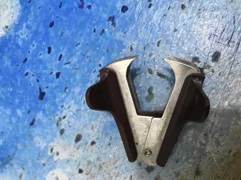 Une désagrafeuse ou ôte agrafe photo gratuite