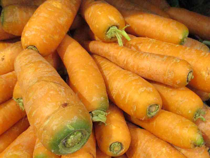Heaped carrots