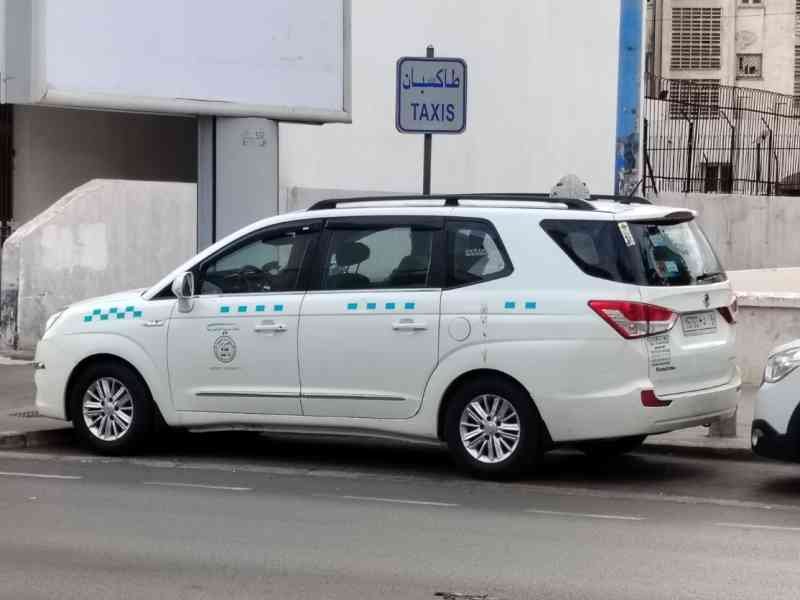 Grand taxi au Maroc, photo gratuite
