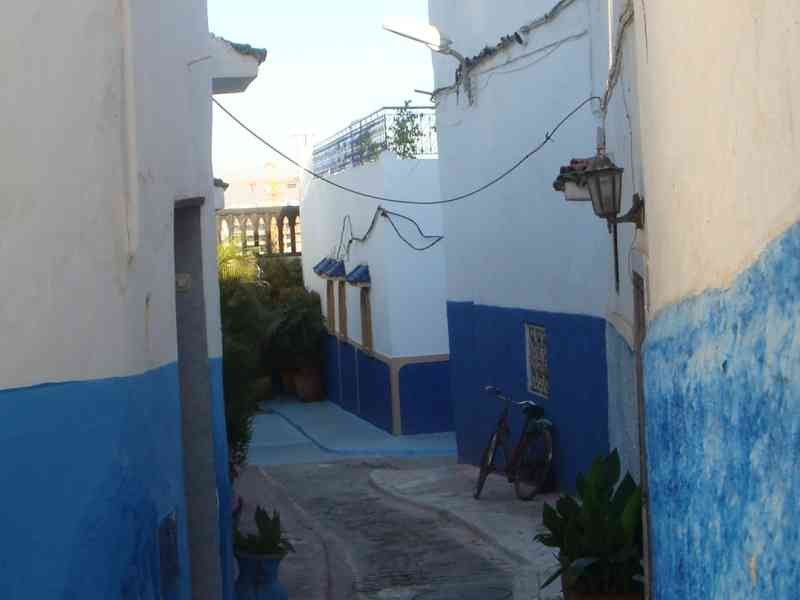 Ruelle bleue de la Kasbah des Oudayas photo gratuite
