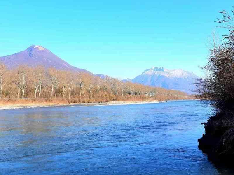 Lac de Francin en Savoie en France