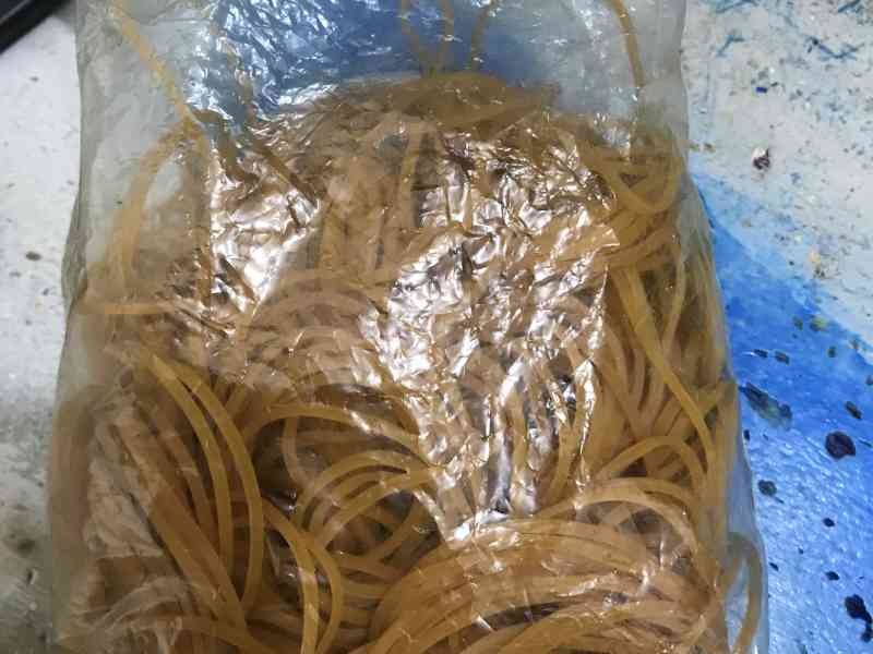 Un paquet des élastiques photo gratuite